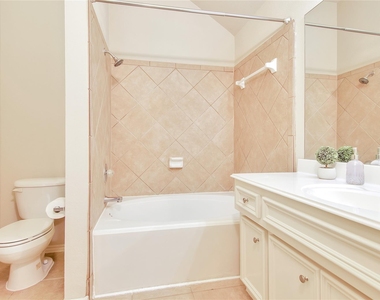 16518 Strathmore Manor Lane - Photo Thumbnail 15