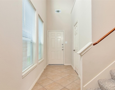 16518 Strathmore Manor Lane - Photo Thumbnail 3
