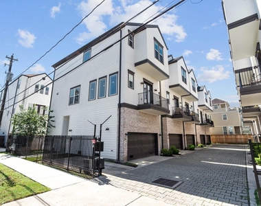1114 W 15th 1/2 Street - Photo Thumbnail 1