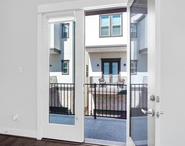 1114 W 15th 1/2 Street - Photo Thumbnail 17