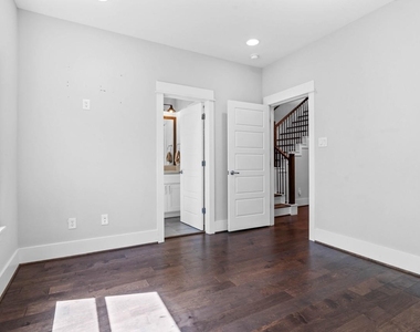 1114 W 15th 1/2 Street - Photo Thumbnail 12