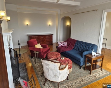 363-377 Mount Prospect - Photo Thumbnail 18