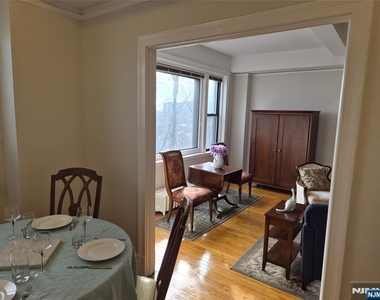 363-377 Mount Prospect - Photo Thumbnail 17