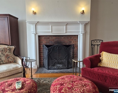 363-377 Mount Prospect - Photo Thumbnail 14