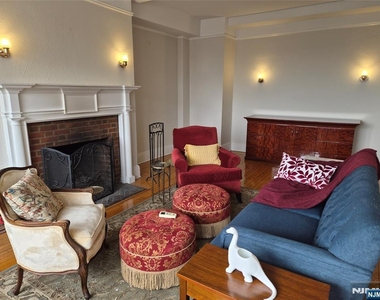 363-377 Mount Prospect - Photo Thumbnail 13