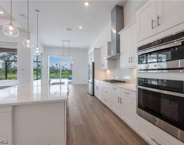 17323 Blue Sapphire Drive - Photo Thumbnail 4