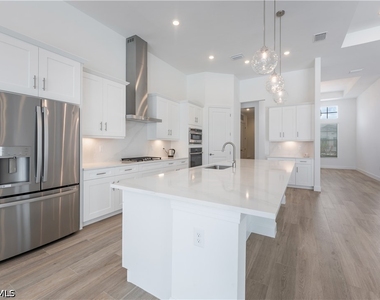 17323 Blue Sapphire Drive - Photo Thumbnail 6