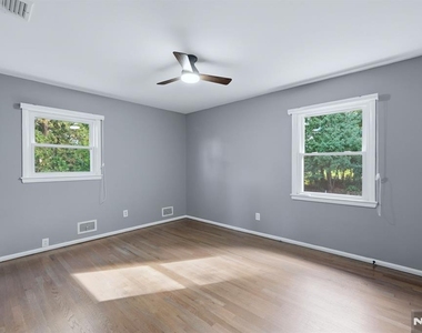 158 Morningside - Photo Thumbnail 10