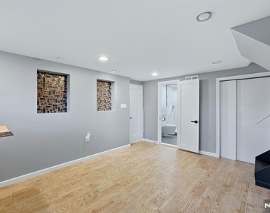 158 Morningside - Photo Thumbnail 16