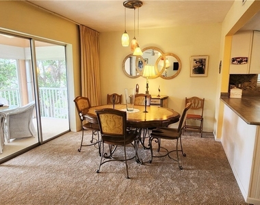 109 Georgetown Boulevard - Photo Thumbnail 12