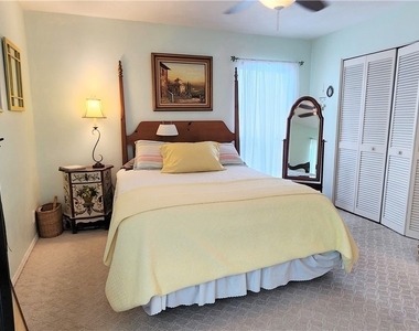 109 Georgetown Boulevard - Photo Thumbnail 14