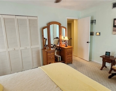 109 Georgetown Boulevard - Photo Thumbnail 15