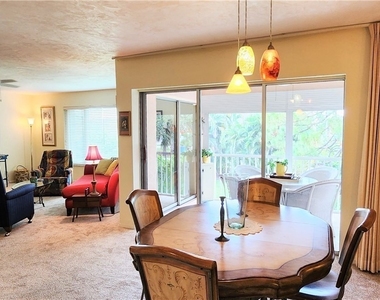 109 Georgetown Boulevard - Photo Thumbnail 6