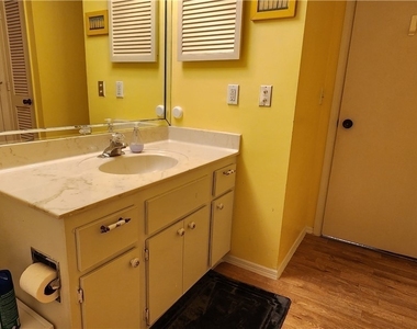 109 Georgetown Boulevard - Photo Thumbnail 20