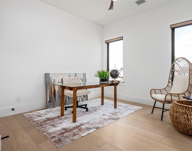 623 Winding Oaks - Photo Thumbnail 24