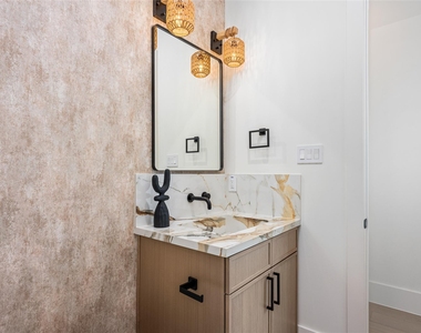 623 Winding Oaks - Photo Thumbnail 26