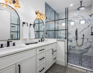623 Winding Oaks - Photo Thumbnail 37