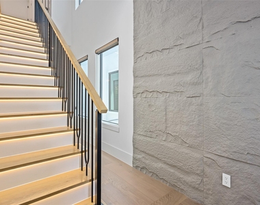 623 Winding Oaks - Photo Thumbnail 4