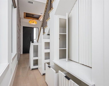 623 Winding Oaks - Photo Thumbnail 5