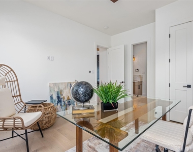 623 Winding Oaks - Photo Thumbnail 25
