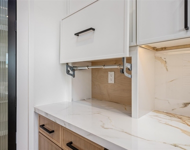 623 Winding Oaks - Photo Thumbnail 23
