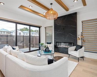 623 Winding Oaks - Photo Thumbnail 6
