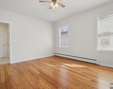 403 Abington - Photo Thumbnail 9