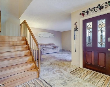 4033 Sandlewood Lane - Photo Thumbnail 8
