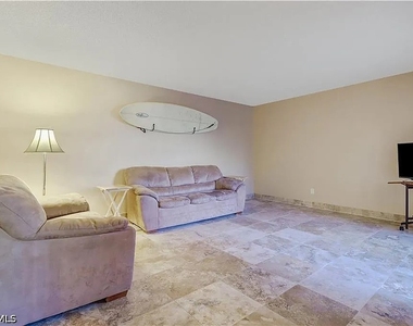 4033 Sandlewood Lane - Photo Thumbnail 7