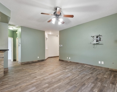 10638 Desert Springs Circle - Photo Thumbnail 5