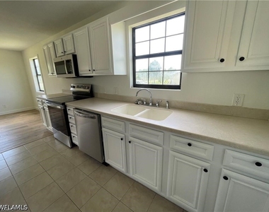 3820 20th Street W - Photo Thumbnail 6