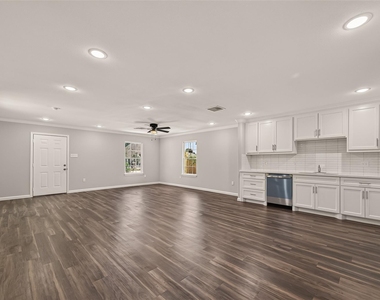 7412 S Hall Street - Photo Thumbnail 10