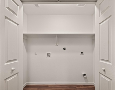 7412 S Hall Street - Photo Thumbnail 16