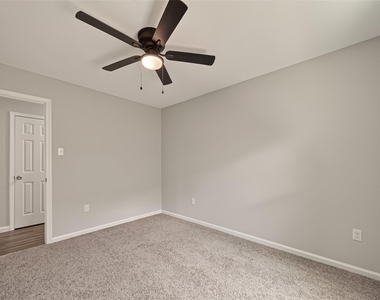 7412 S Hall Street - Photo Thumbnail 18
