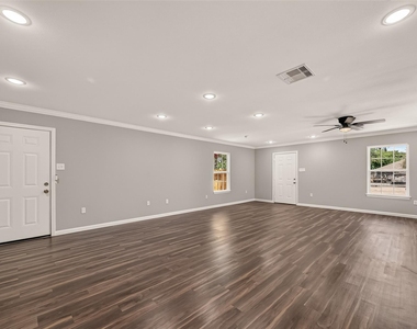 7412 S Hall Street - Photo Thumbnail 11