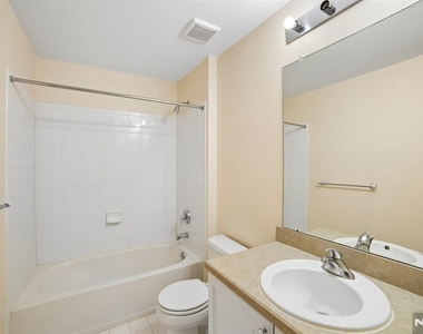 533 Coventry - Photo Thumbnail 21