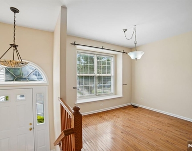 533 Coventry - Photo Thumbnail 4