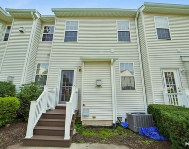533 Coventry - Photo Thumbnail 31