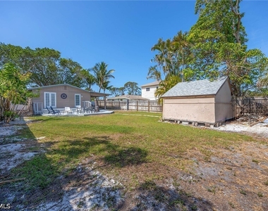 547 101st Avenue N - Photo Thumbnail 18
