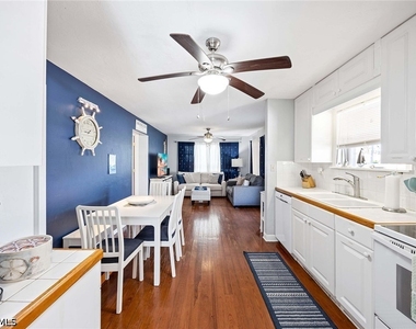 547 101st Avenue N - Photo Thumbnail 10