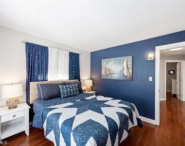 547 101st Avenue N - Photo Thumbnail 11
