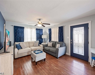 547 101st Avenue N - Photo Thumbnail 4