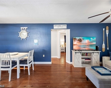 547 101st Avenue N - Photo Thumbnail 7