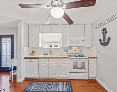 547 101st Avenue N - Photo Thumbnail 9
