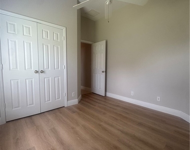 2673 Fishtail Palm Court - Photo Thumbnail 14