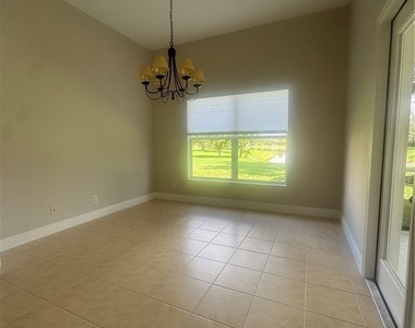 2673 Fishtail Palm Court - Photo Thumbnail 8