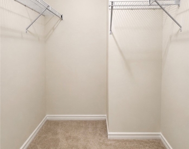 2208 Nw 42nd Place - Photo Thumbnail 10