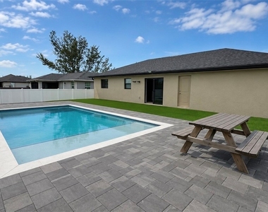 2208 Nw 42nd Place - Photo Thumbnail 20