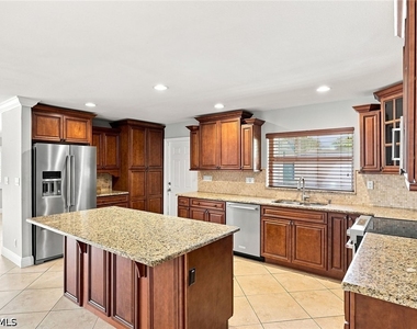 6574 Trail Boulevard - Photo Thumbnail 8