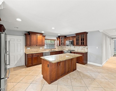 6574 Trail Boulevard - Photo Thumbnail 7